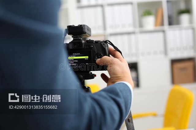 专业摄像服务 西装革履，细节见证品质